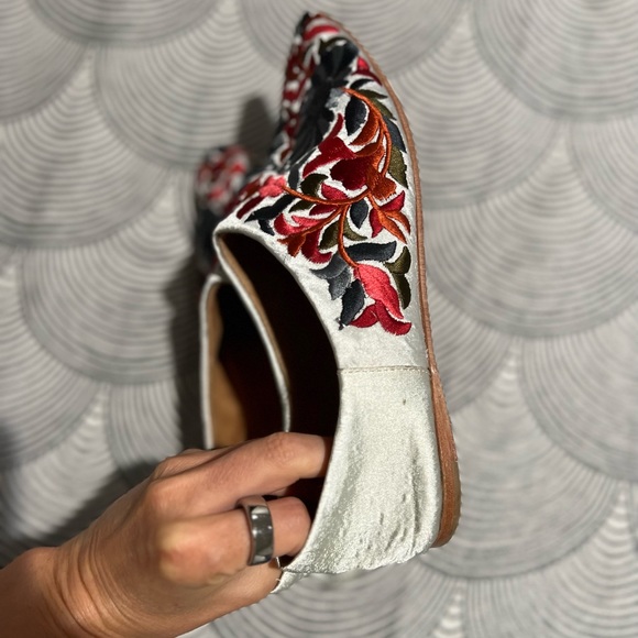 Amazing Jeffrey Campbell Free People cava embroidered slip on pointy toe flats - Picture 3 of 5